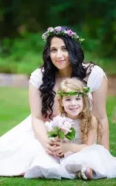 GIRL AND MOM WITH FLOWER CROWN