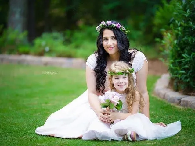 GIRL AND MOM WITH FLOWER CROWN