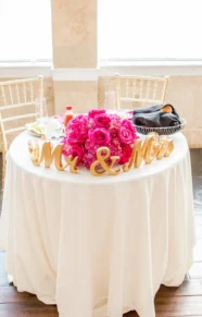 groom and bride table